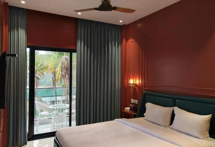 Номер Стандарт Вид на Бассейн, Paramount Riverfront Resort & Spa, Karjat