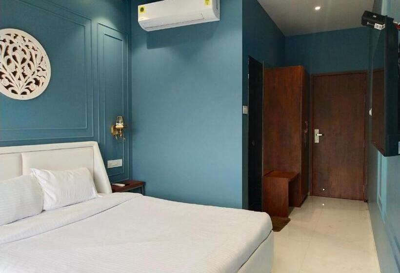 Номер Стандарт Вид на Бассейн, Paramount Riverfront Resort & Spa, Karjat