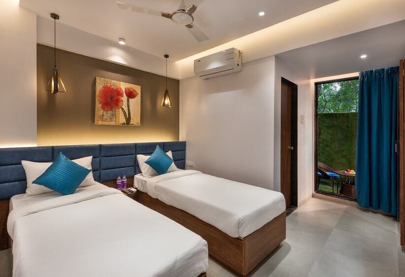 Номер Deluxe, Paramount Riverfront Resort & Spa, Karjat