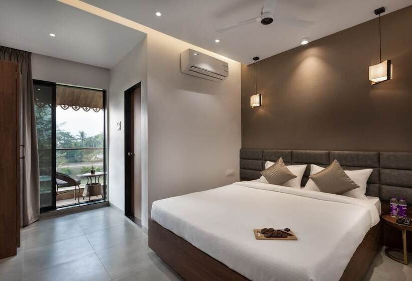 Номер Deluxe, Paramount Riverfront Resort & Spa, Karjat