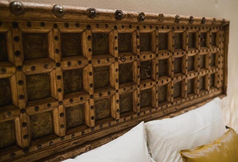 带按摩浴盆的套房, Moon S Tower Suite&rooms