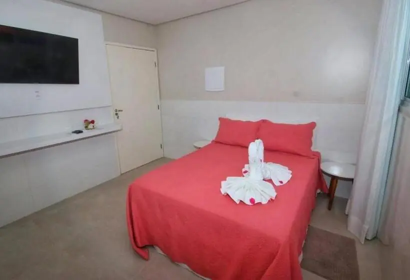 Suite Vue Piscine, Parada It