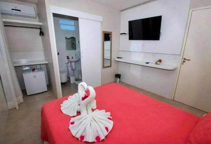 Suite Vue Piscine, Parada It