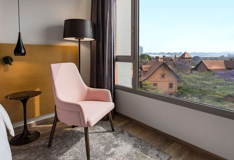 اتاق استاندارد با چشمانداز, Radisson Blu Hotel Antananarivo Waterfront