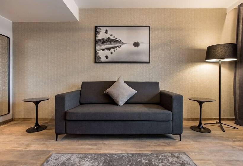 سوییت, Radisson Blu Hotel Antananarivo Waterfront