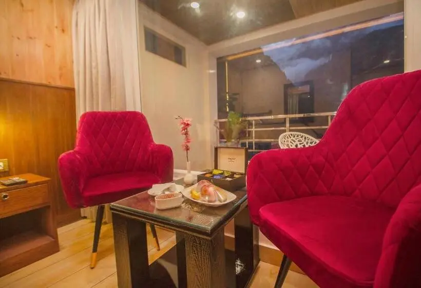 Chambre Premium avec Balcon, Amritara The Avadh