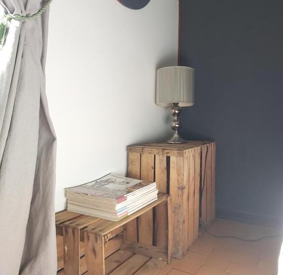 جناح عائلي, Rana Cantante