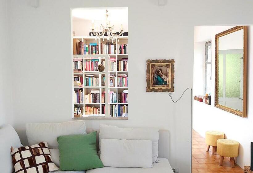 شقة غرفة واحدة مزودة بتراس, Rana Cantante