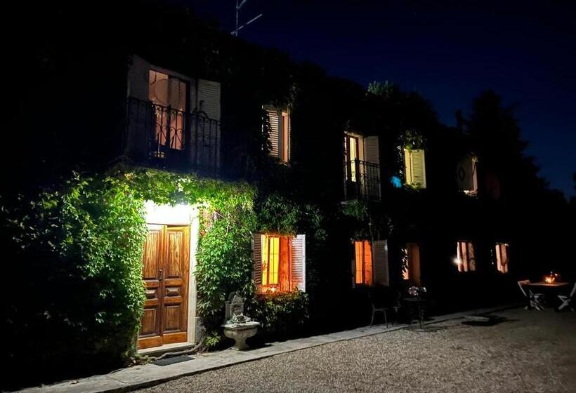 غرفة ديلوكس, Rana Cantante