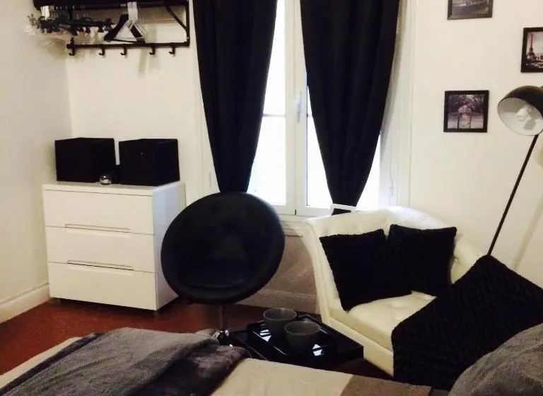 バス共有のスタンダードルーム, Chambres Dans Guest House Centre Ville