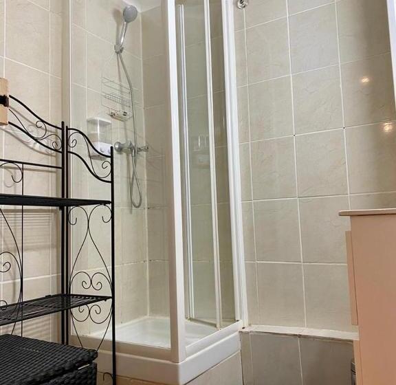 اتاق استاندارد با سرویس بهداشتی مشترک, Chambres Dans Guest House Centre Ville