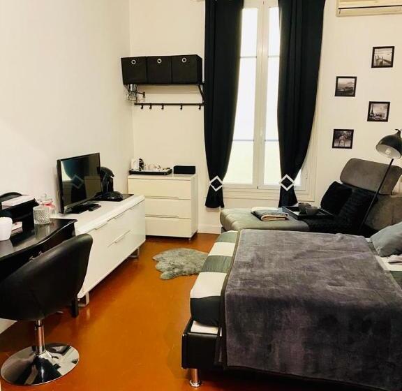 اتاق استاندارد با سرویس بهداشتی مشترک, Chambres Dans Guest House Centre Ville