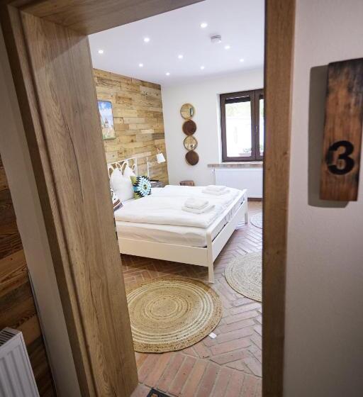 Трехместный Номер Стандарт Вид на Бассейн, Complex Butoaiele Transilvaniei   Cazare & Spa   Natura   Relaxare