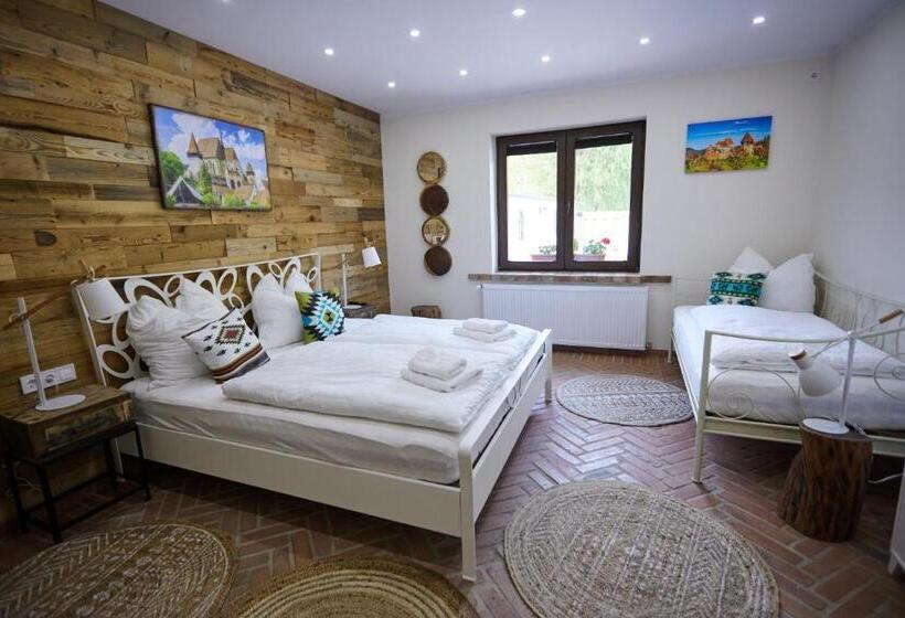 Трехместный Номер Стандарт Вид на Бассейн, Complex Butoaiele Transilvaniei   Cazare & Spa   Natura   Relaxare