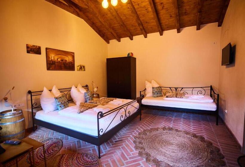 اتاق استاندارد سه نفره, Complex Butoaiele Transilvaniei   Cazare & Spa   Natura   Relaxare