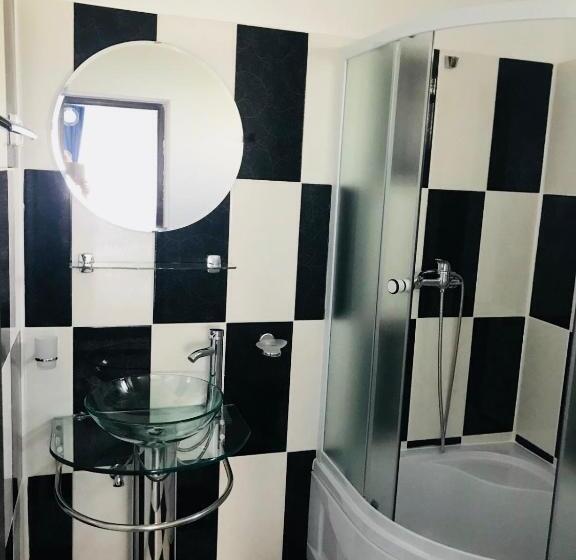 四人标准间, Magnolia