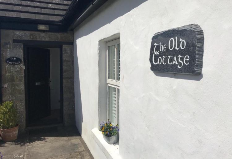 اتاق استاندارد, The Old Cottage