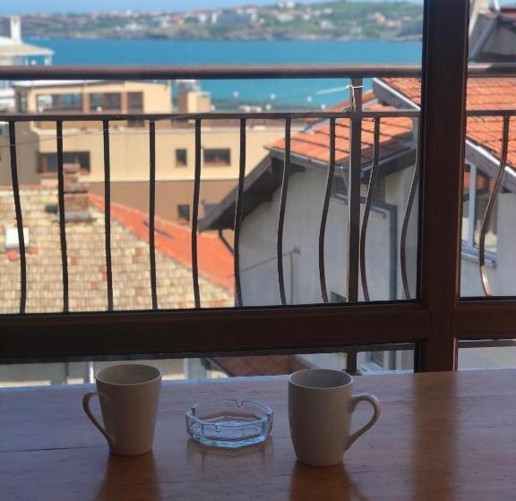 Номер Стандарт Трехместный, Time Out