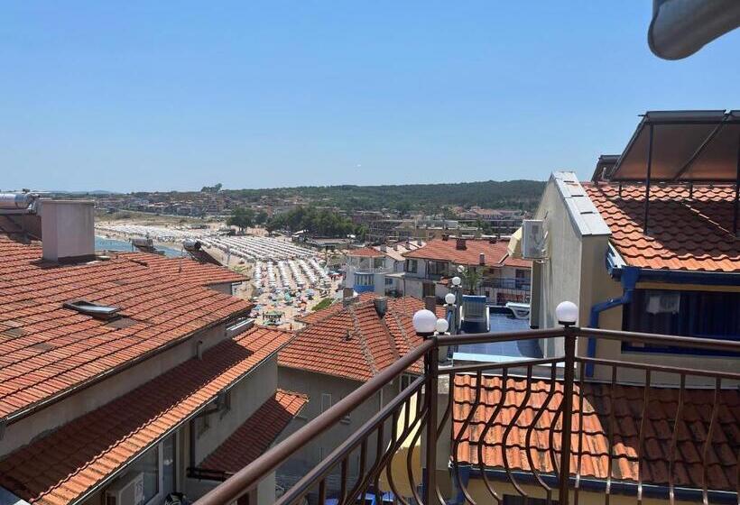 Номер Стандарт Трехместный, Time Out