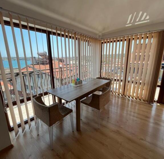 Номер Стандарт Трехместный, Time Out