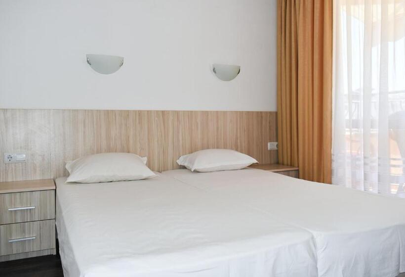 Апартаменты 1 Спальня, Time Out