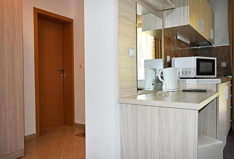 Апартаменты 1 Спальня, Time Out