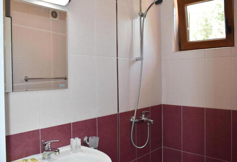 Апартаменты 1 Спальня, Time Out