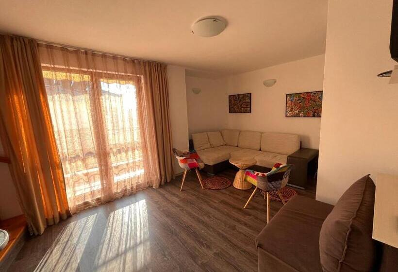 Family Suite, Time Out