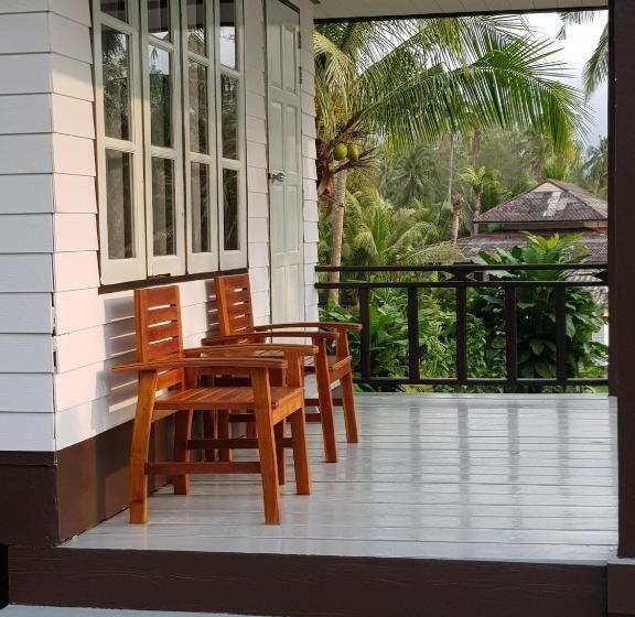 בקתה סטנדרטית עם נוף לים, S Beach Resort