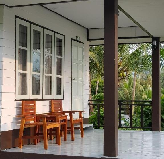 בקתה סטנדרטית עם נוף לים, S Beach Resort