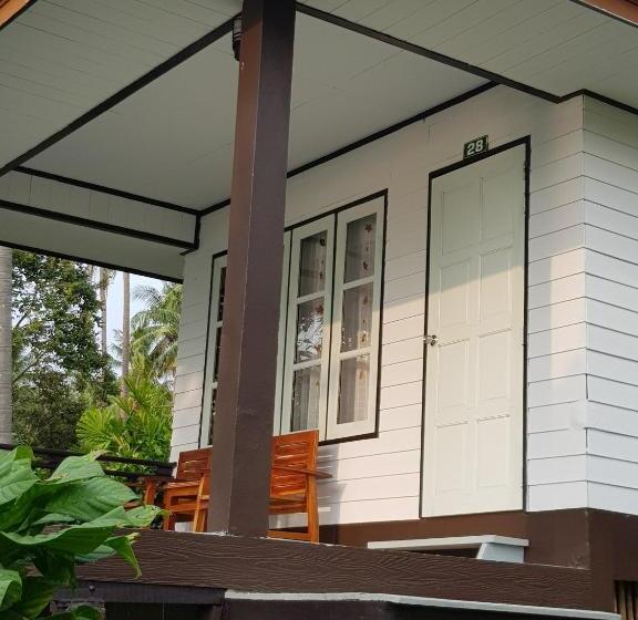 בקתה סטנדרטית עם נוף לים, S Beach Resort