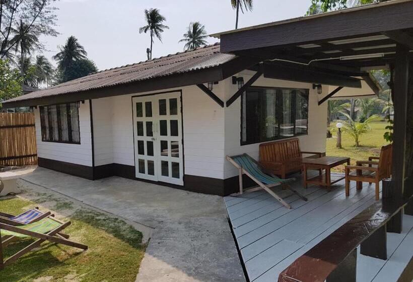 חדר משפחתי נוף לים, S Beach Resort