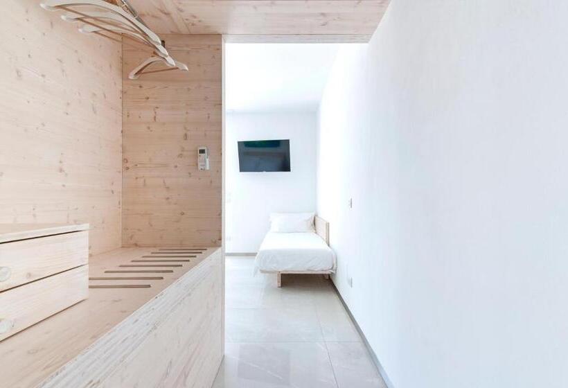 Quarto Triplo Deluxe Vista Mar, The View B&b, Terrace & More
