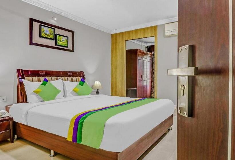 스탠다드 룸, Treebo Symphony Hotels And Resorts Angamally