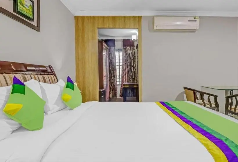 スタンダードルーム, Treebo Symphony Hotels And Resorts Angamally