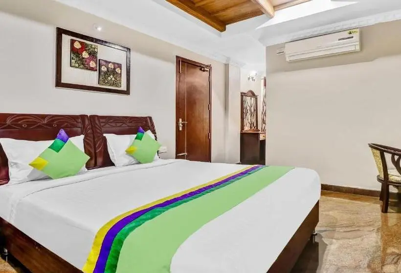 スーペリアールーム, Treebo Symphony Hotels And Resorts Angamally