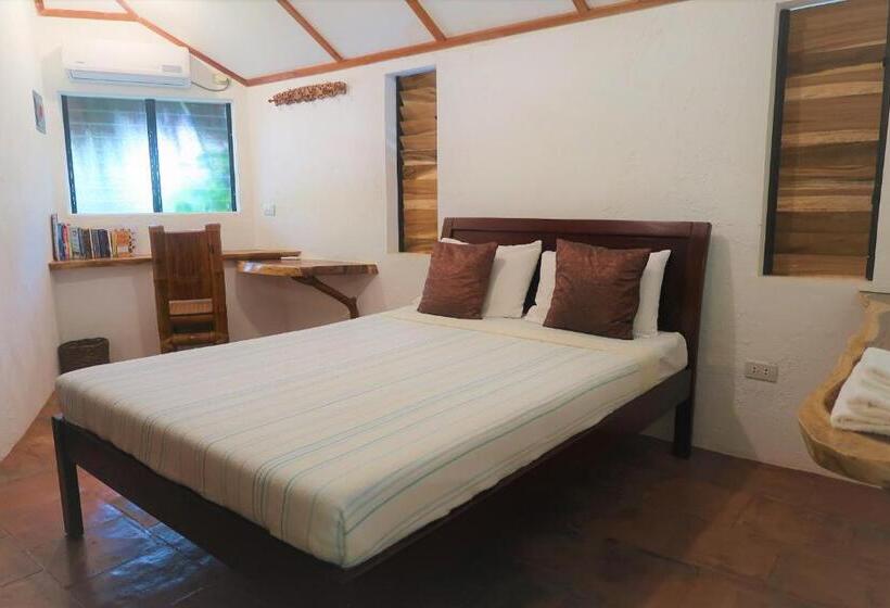 اتاق خانوادگی با چشم‌انداز جانبی دریا, Villa Marmarine Beach Resort & Restaurant