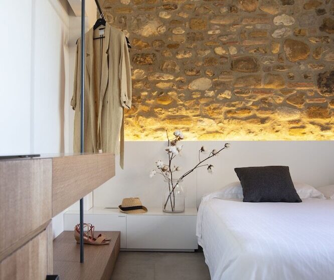 חדר סופריור, Salvadonica