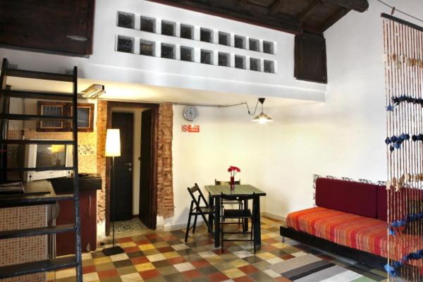 غرفة قياسية رباعية, Solsicily