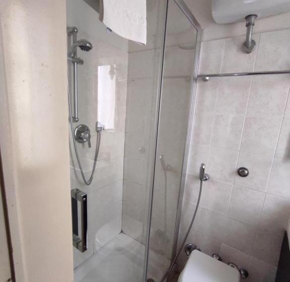 اتاق اکونومی, Florence Room B&b