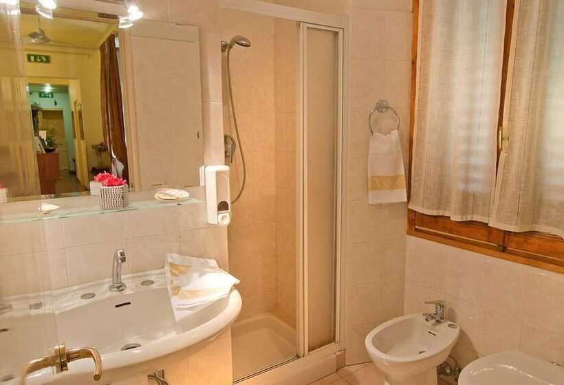 اتاق استاندارد سه نفره, Florence Room B&b