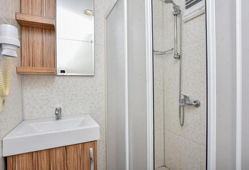 标准间, Clover Magic Altinkum Park