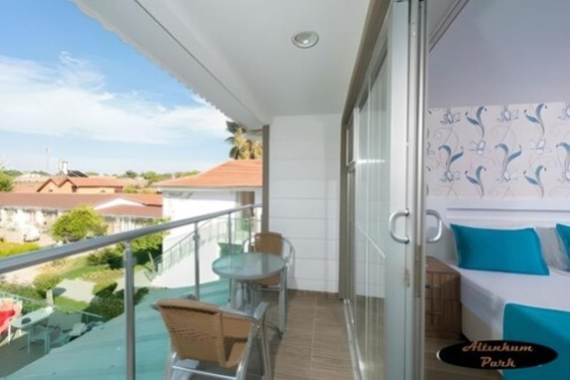 标准三人间, Clover Magic Altinkum Park