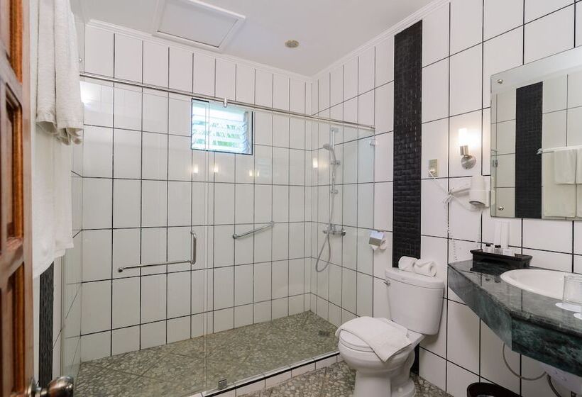 بنجلو قياسى, Bohol Sea Resort