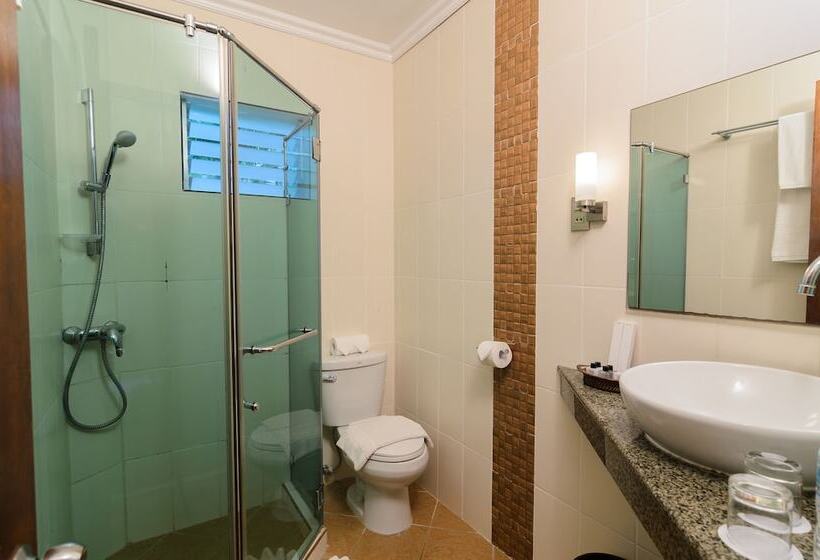 بنجلو قياسى, Bohol Sea Resort