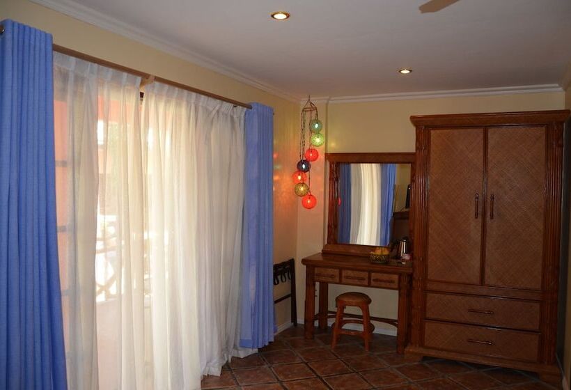 بنجلو قياسى, Bohol Sea Resort