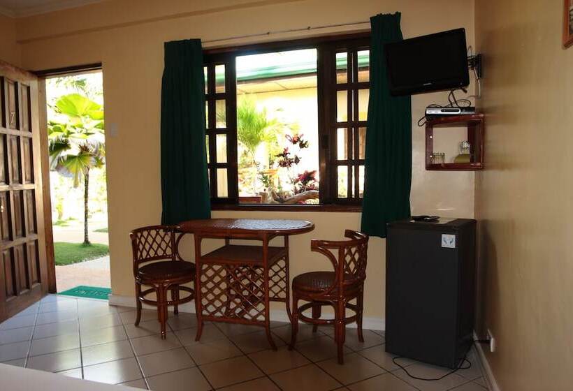 بنجلو قياسى, Bohol Sea Resort