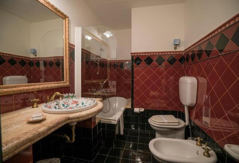 اتاق راحتی سه تخته, Capital