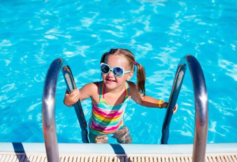 חדר סטנדרט לשלושה עם נוף לגינה, Kolymbia Sun