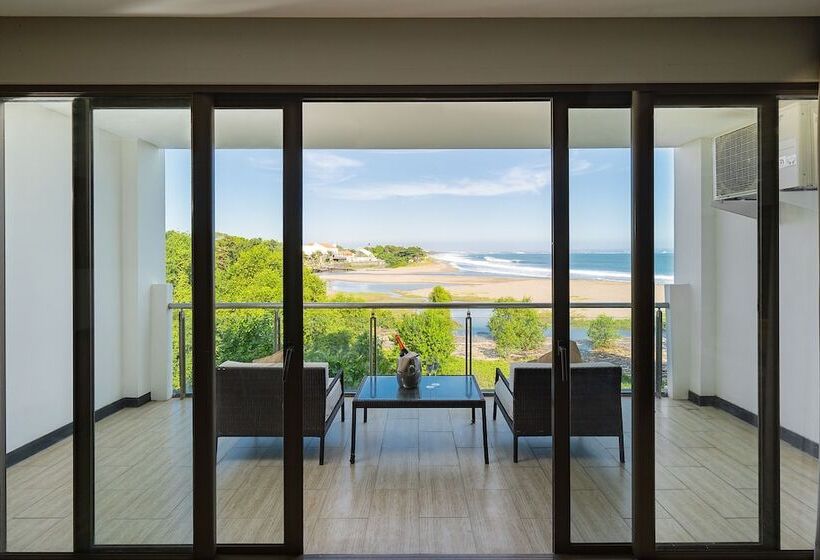 Люкс Боковой Вид на Море, Lv8 Resort